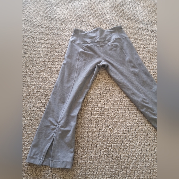 Lululemon, capris with split calf, size 4, grey - Picture 4 of 5